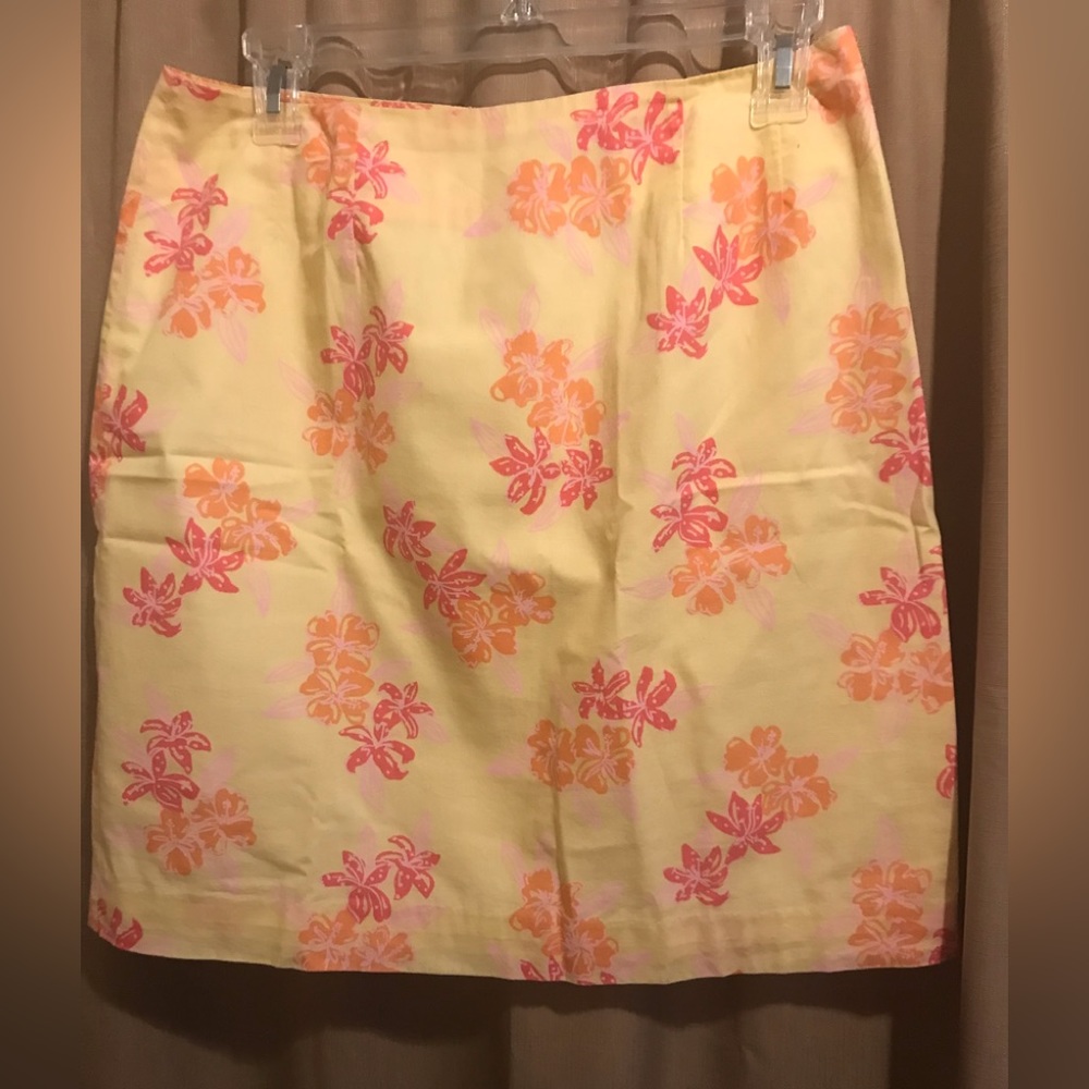 Lily Pulitzer 8 lovely floral print skirt
